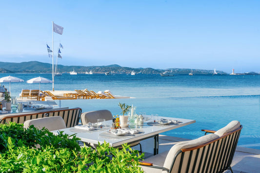 Desayuno con vista infinita Riviera Francesa